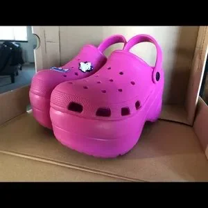【可愛い☆】バレンシアガ Crocs クロックス Jibbitz ピンク Women's Crocs™ Thong Jibbitz™ in Glossy Pink | Balenciaga US